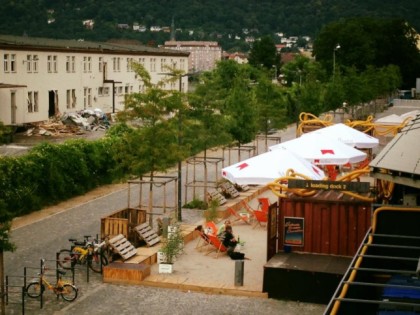 Фото: Halle02 im Freien